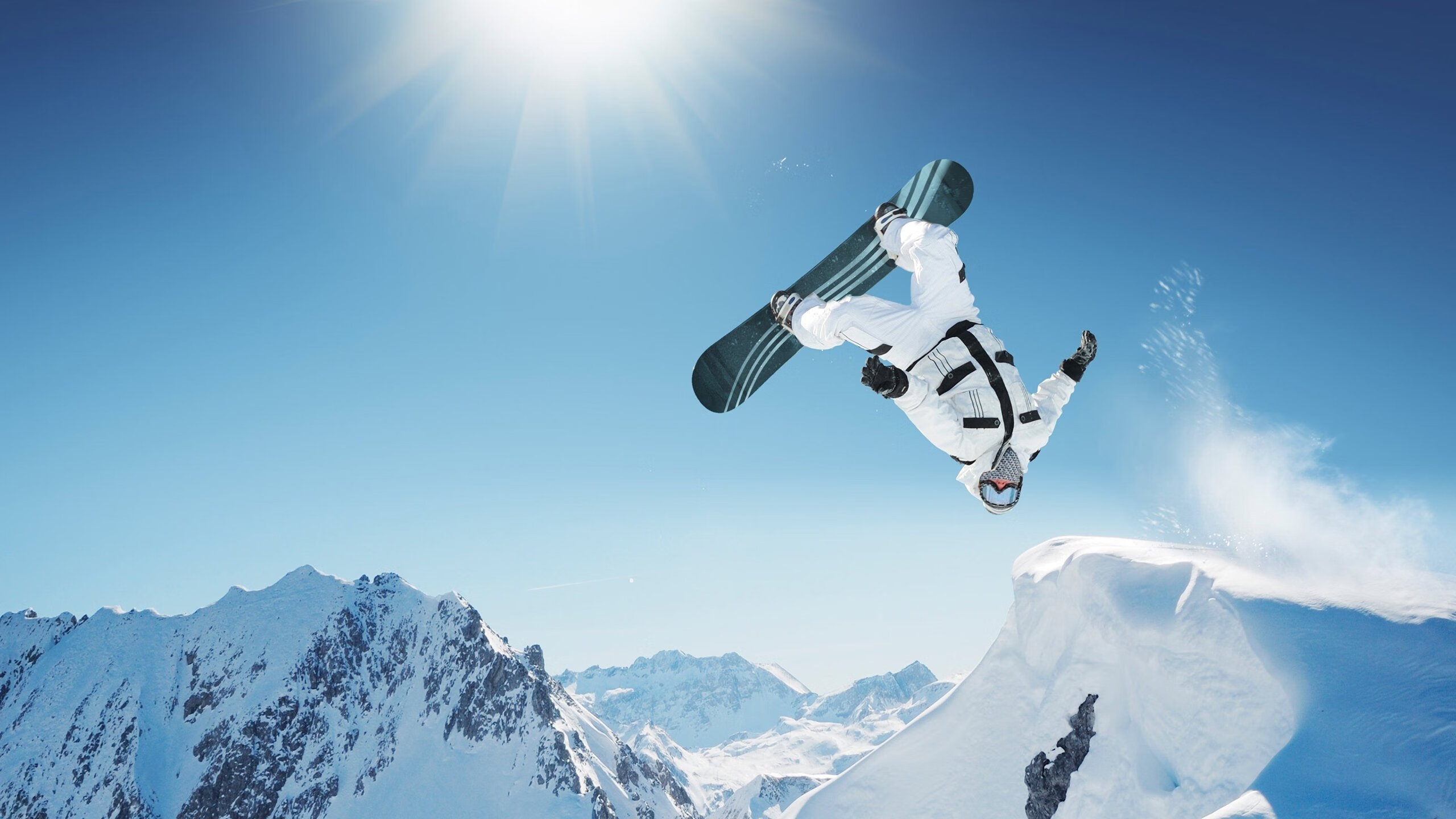 球星在赛场上展现领导力成为球队精神领袖，球员们在赛场上展现